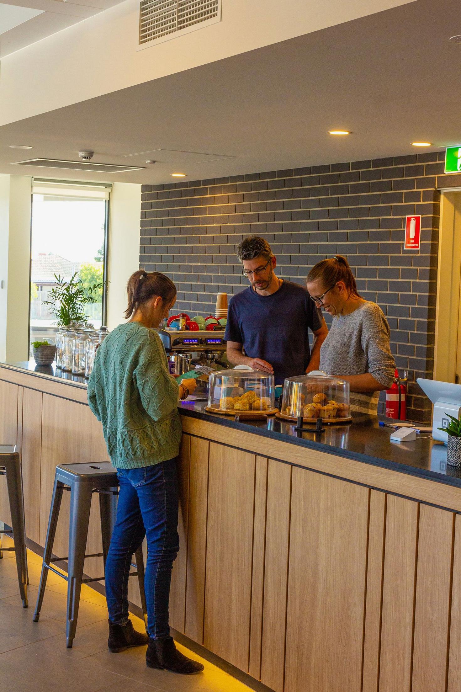 Warm hospitality at Happylivo