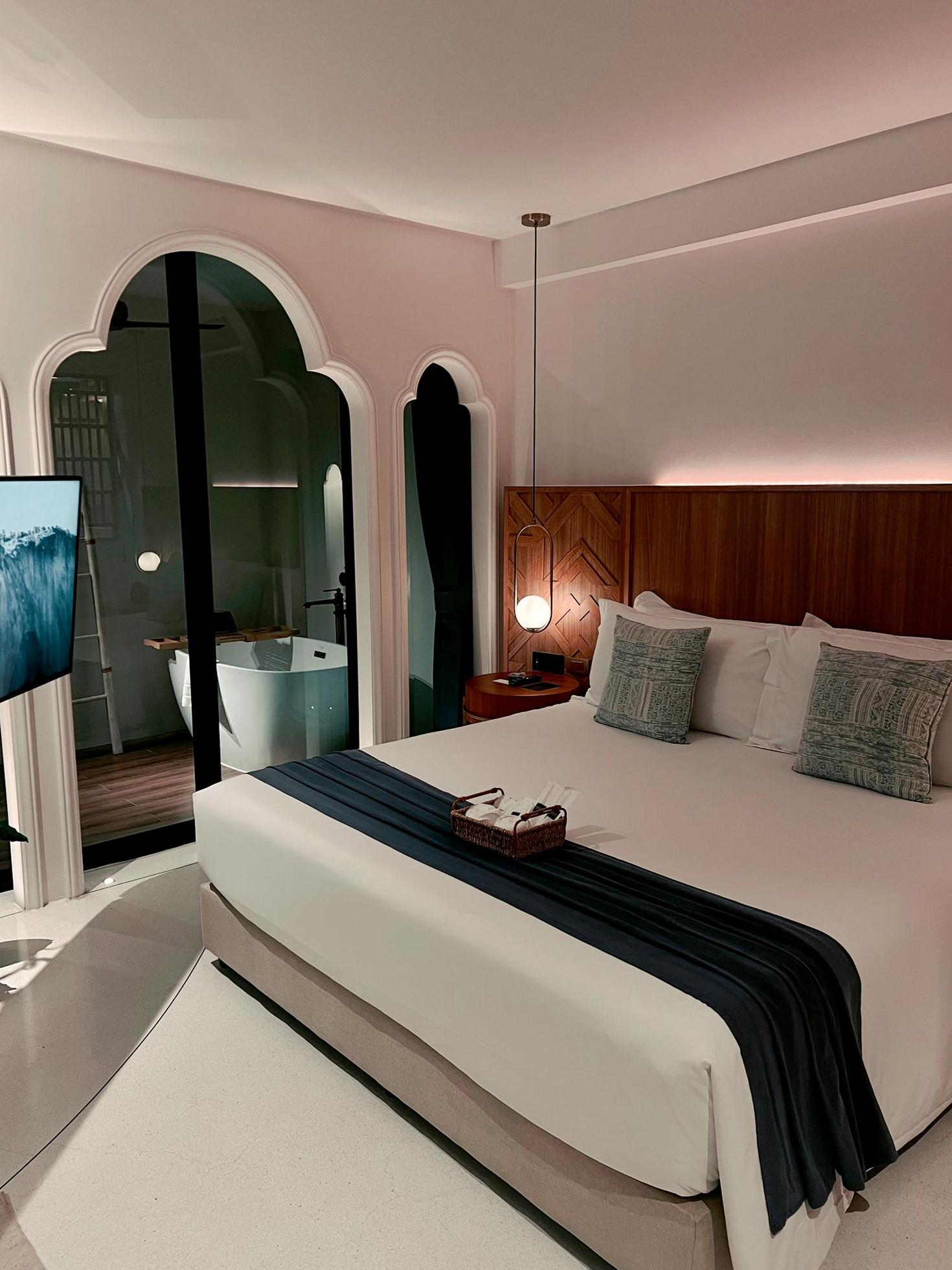 Elegant room decor
